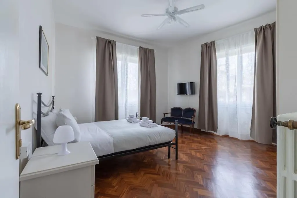 Santa Maria Novella Large Apartment Florence Italy